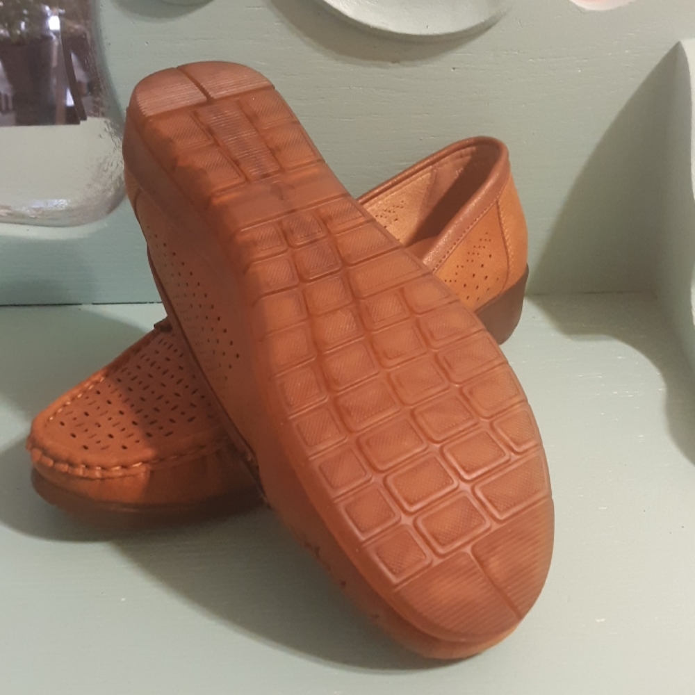 Shoes - Picture 2 of 3